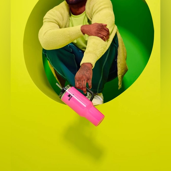 STANLEY, 40 OZ, ELECTRIC PINK - NEW RELEASE - Picture 5 of 6